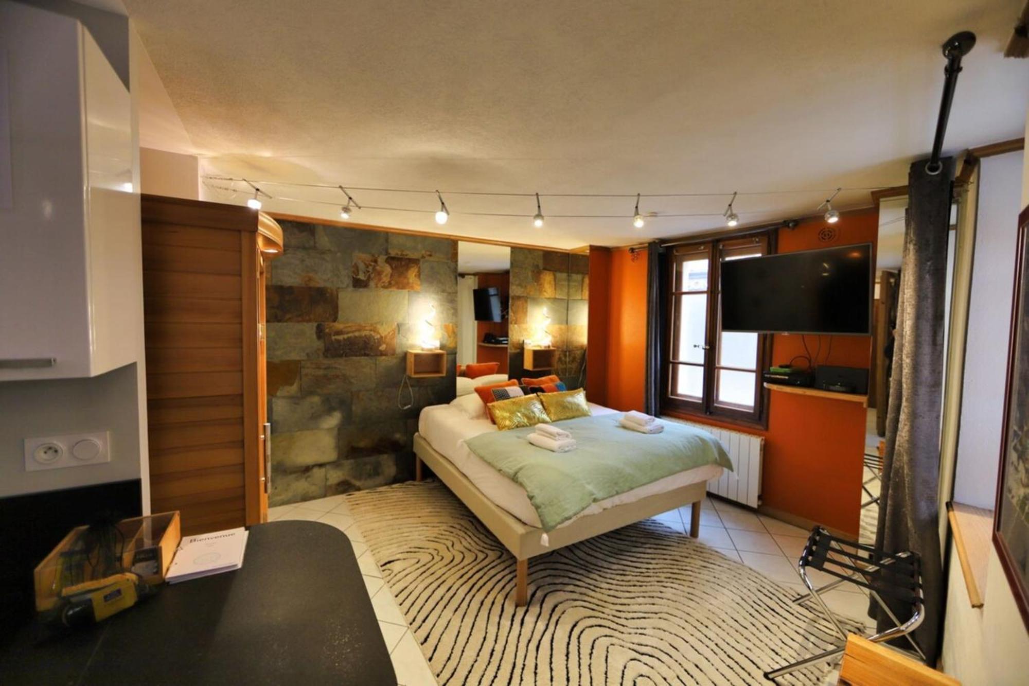 Le Cocon - Jacuzzi et Sauna en vieille ville Annecy Extérieur photo