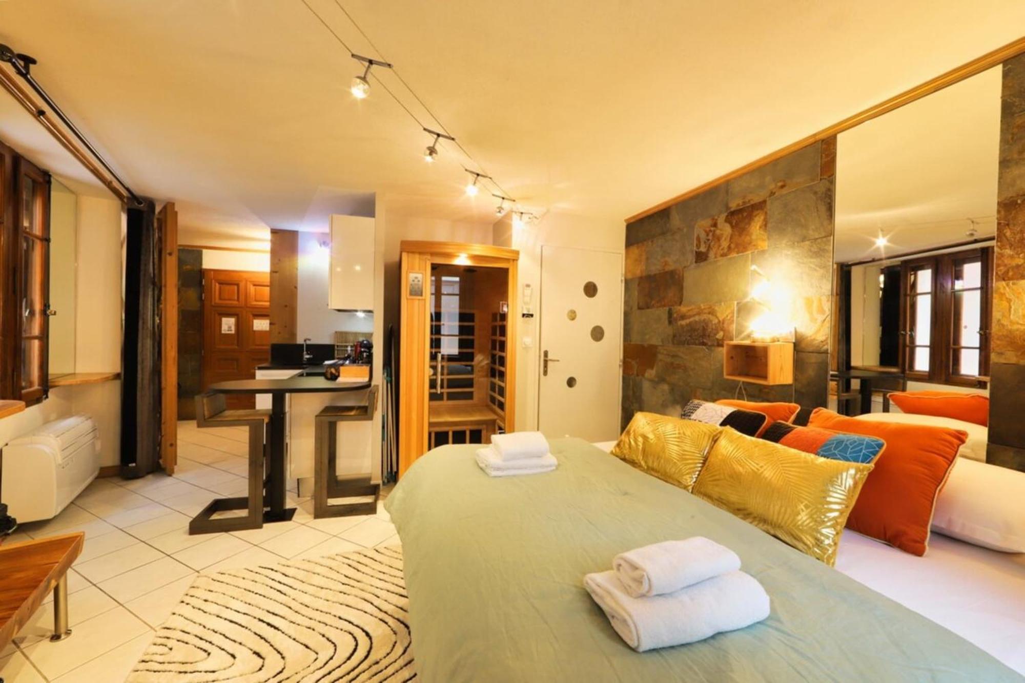 Le Cocon - Jacuzzi et Sauna en vieille ville Annecy Extérieur photo